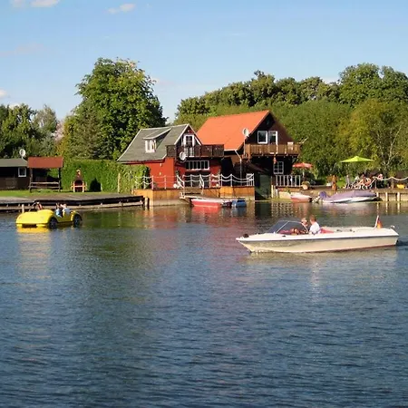 Magnificent Holiday House By Lake Kummerow * Neukalen