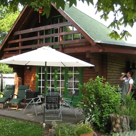 Magnificent Holiday House By Lake Kummerow Neukalen