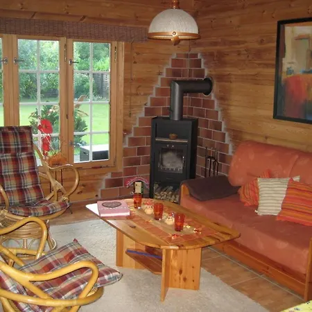 Сasa de vacaciones Magnificent Holiday House By Lake Kummerow Neukalen